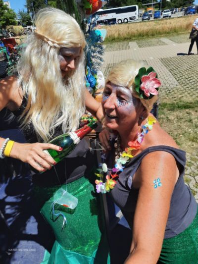 2df59b4e-4ecb-4c5a-a5b6-e7bcb362b9ea